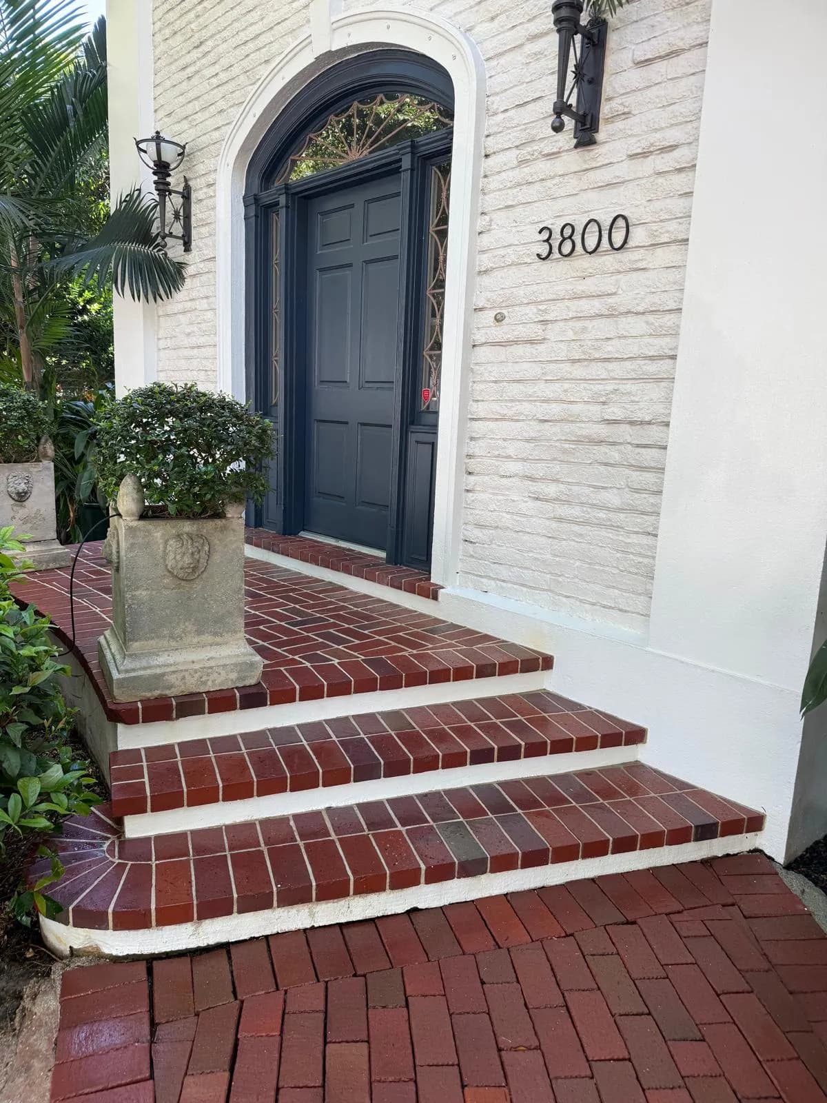Rich red brick front steps after pressure cleaning — Looking New, serving Lauderhill